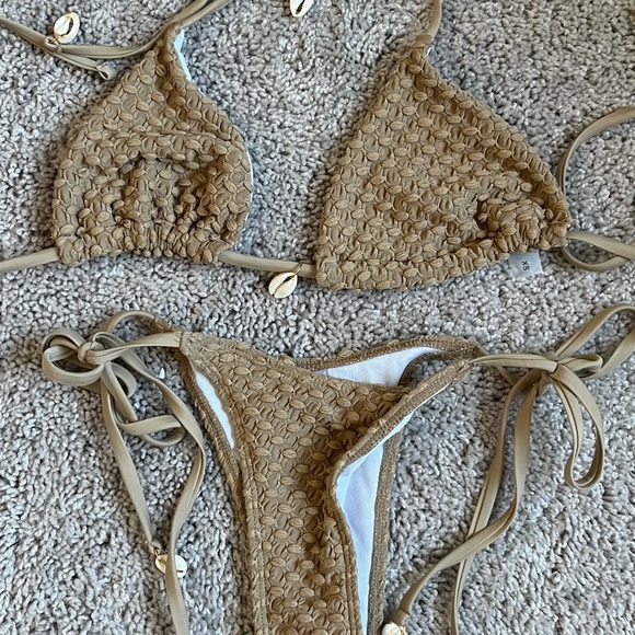 Tan bikini set - Picture 2 of 2
